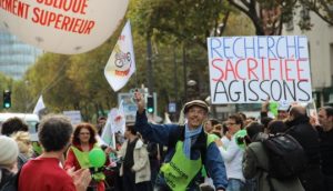 269209-manifestation-sciences-en-marche-paris-17-oct2014-c-10-539x309-d07b3