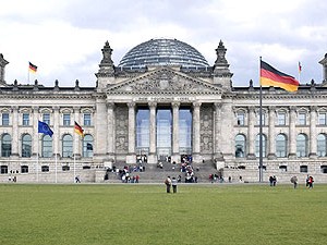 Helga Zepp-LaRouche: <br>Forbundsdagsvalg i Tyskland: Fremtiden bliver ganske anderledes; <br>osteklokken over Tyskland sprænges!