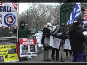 LaRouchePAC demonstrerer i New York for Grækenland <br>– Glass/Steagall, eller 3. Verdenskrig!