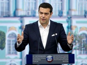 Tsipras i Skt. Petersborg:  ’En ny, økonomisk verden er under skabelse’