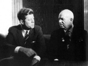 Hvordan John F. Kennedy forhindrede et atom-holocaust – <br>Kennedys og Krustjovs hemmelige korrespondance