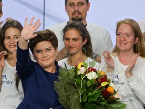 Polens Lov-og-Orden-parti vinder flertal i parlamentsvalg