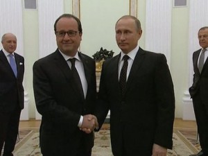 Krigsfaren: Putin og Hollande mødes i Moskva <br>– Aftale om koordinering – Går efter oliesmugling m.m. <br>– Obama på sidelinjen; afsløret