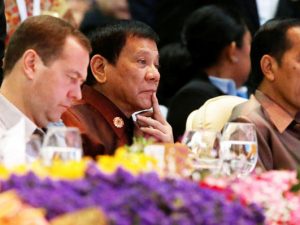 Filippinernes Duterte: <br>Jeg krydser Rubicon i relationerne med USA <br>– og vender mig mod Rusland og Kina
