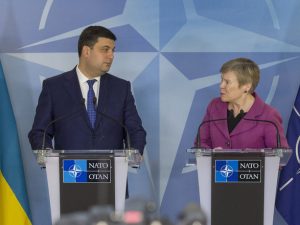NATO lover fuld støtte til Kiev-regimet