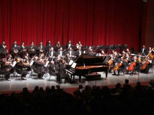Klassisk koncert i Syrien tilbyder skønhed <br>for at »overvinde krigens grusomhed«