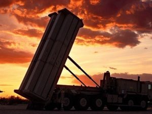 Paul Craig Roberts fordømmer deployering af THAAD i Sydkorea <br>som værende forberedelse til førsteslags-atomangreb mod Rusland og Kina