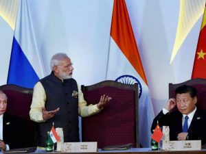 Indiens Narendra Modi kommenterer indisk-kinesiske relationer <br>på forum i Skt. Petersborg