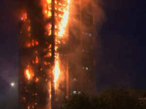 UK: Brandkatastrofen i Grenfell Tower kunne <br>sænke Tory’erne, privatisering og grøn politik