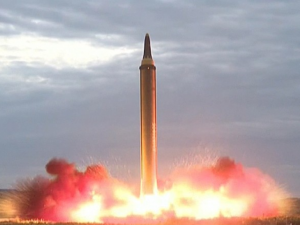 Reaktioner på Nordkoreas missilaffyring: <br>Gennemfør den dobbelte indefrysning
