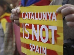 Catalansk folkeafstemning for ’uafhængighed’ <br>fuset ud i sandet … for indeværende