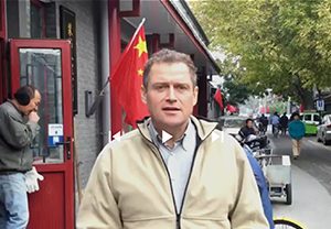 Tom Gillesberg, kandidat for Schiller Instituttets Venner, kører valgkamp fra Kina!