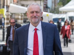 Storbritannien: Corbyn samler ekspertgruppe til at forberede regering
