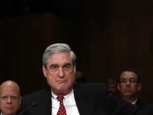 Nitten amerikanske kongresmedlemmer kræver høringer <br>for at bringe Robert Mueller ’frem fra skyggerne’