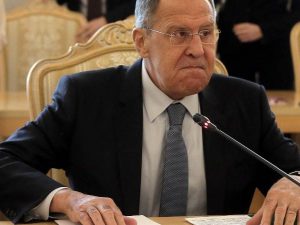 Ruslands udenrigsminister Lavrov: <br>Husk før I angriber militært, <br>at Rusland har forpligtelser over for Syrien