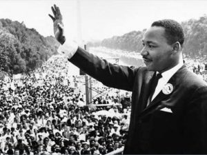 Video: En mere perfekt union gennem modsætningernes sammenfald: <br> Martin Luther King og det amerikanske præsidentskab (opdateret 20/1)