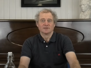 Politisk orientering den 20. marts 2025 med formand Tom Gillesberg<br>Vil Trump bryde med “imperiets” krigspolitik eller fortsætte støtten til krigene i Ukraine og Gaza?