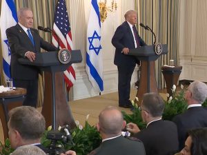 Samlet Vesten stormer mod militaristisme